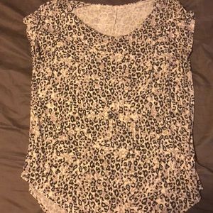 Leopard 24/7 Maurice’s Tee